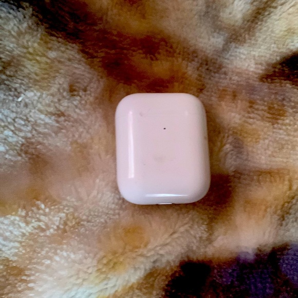 Apple air pods 2nd gen. Used twice. Work as new. No box or charger included.